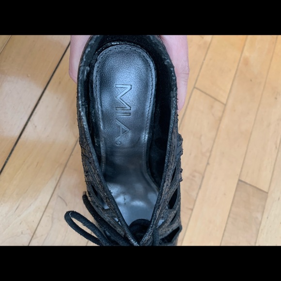 ⭐️HOST PICK⭐️ [6]👡MIA caged platform heels - Picture 9 of 9